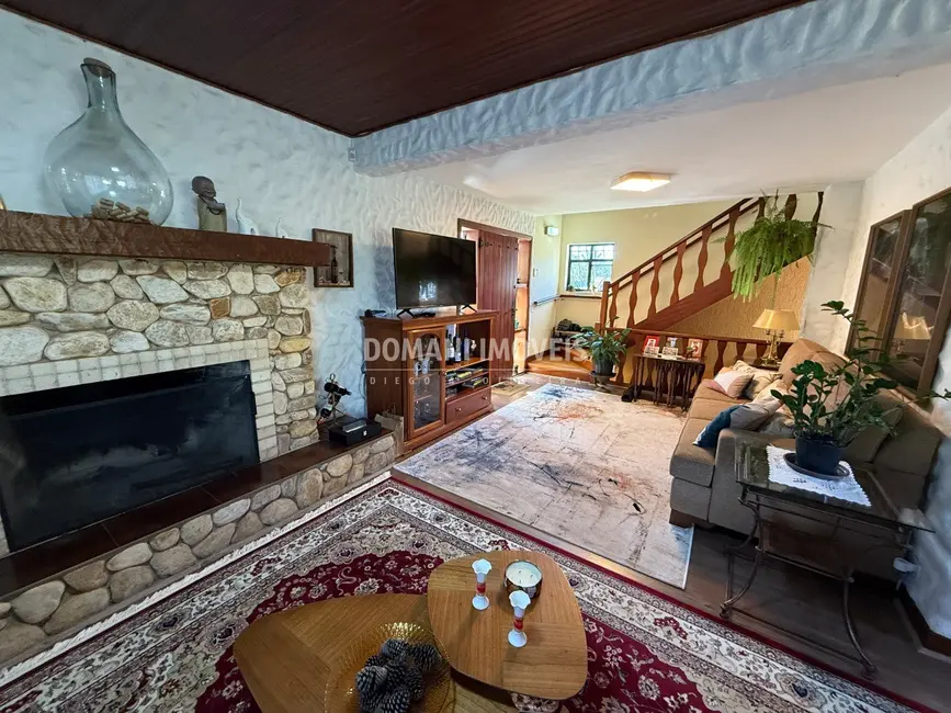 Foto 7 de Casa com 3 quartos para alugar, 205m2 em Campos Do Jordao - SP