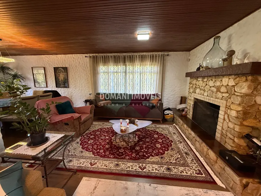 Foto 8 de Casa com 3 quartos para alugar, 205m2 em Campos Do Jordao - SP