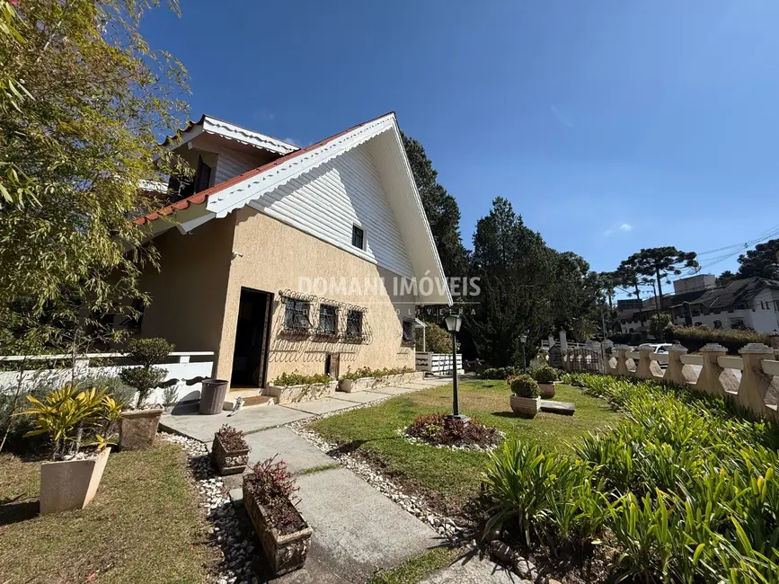 Foto 3 de Casa com 3 quartos para alugar, 205m2 em Campos Do Jordao - SP