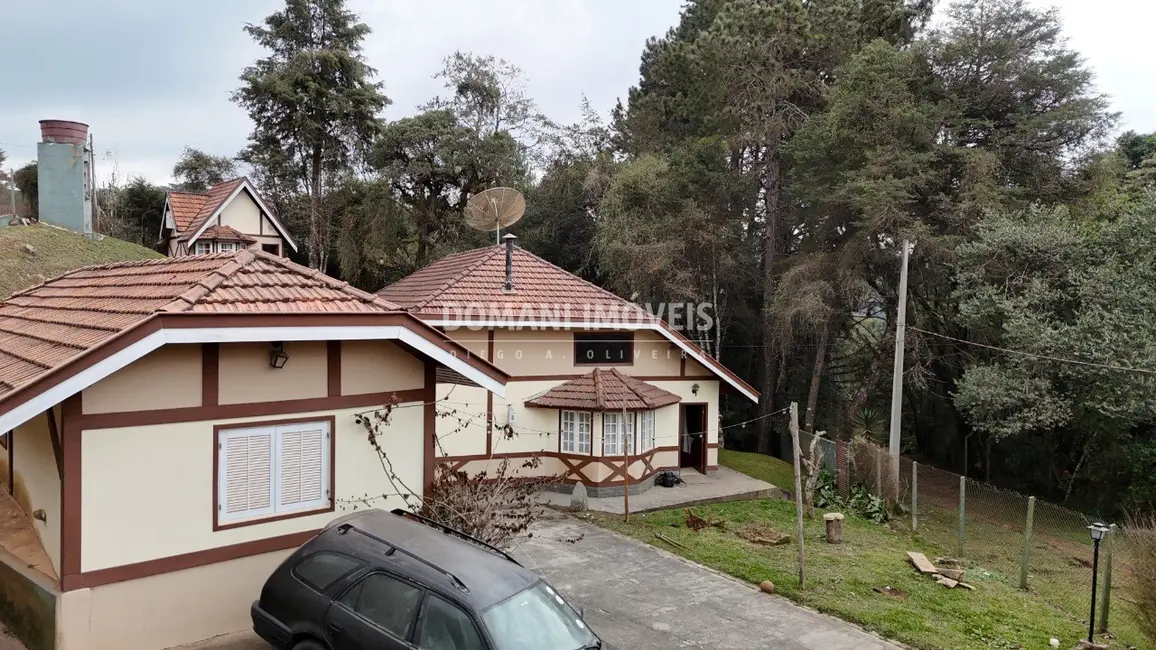 Foto 2 de Casa com 3 quartos à venda e para alugar, 147m2 em Campos Do Jordao - SP