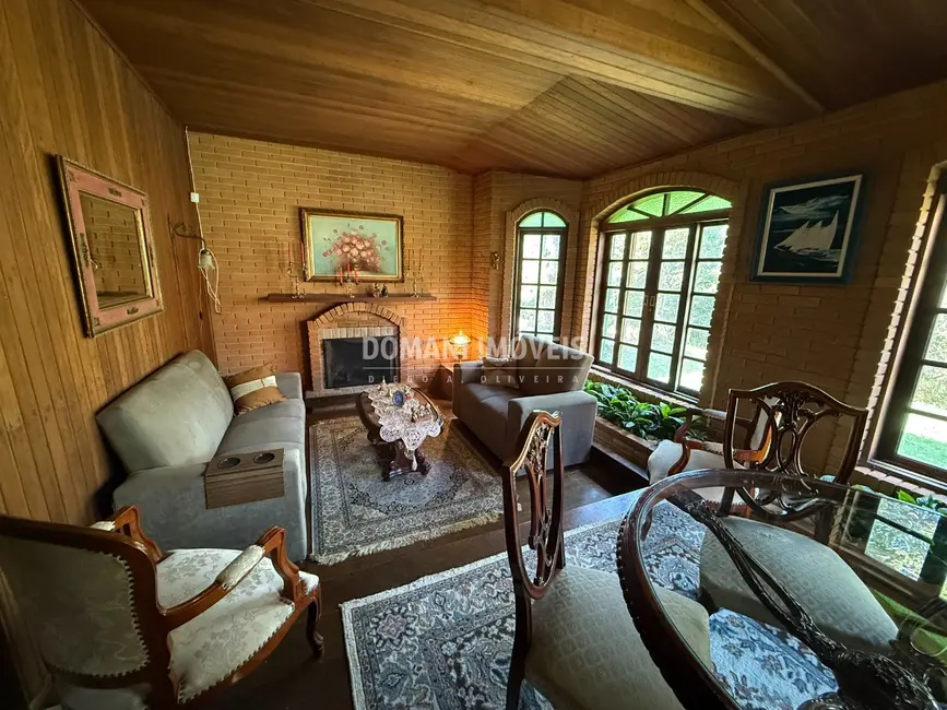 Foto 8 de Casa com 3 quartos à venda, 337m2 em Campos Do Jordao - SP