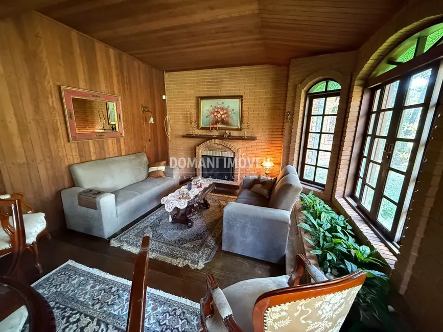 Foto 9 de Casa com 3 quartos à venda, 337m2 em Campos Do Jordao - SP