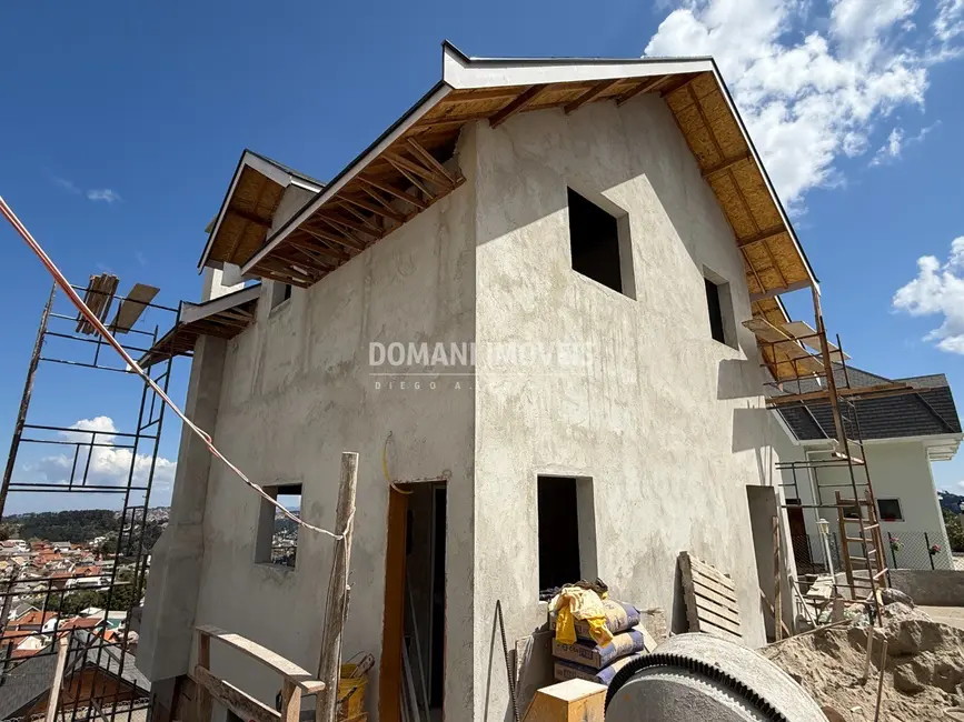 Foto 5 de Casa de Condomínio com 3 quartos à venda, 226m2 em Campos Do Jordao - SP