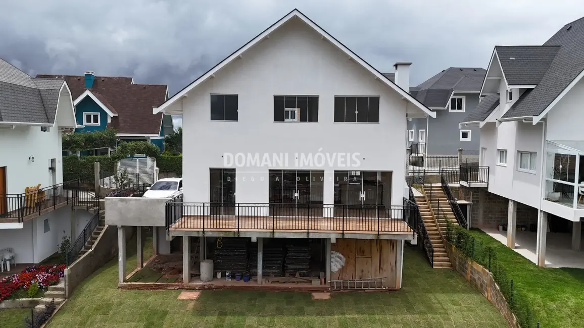 Foto 2 de Casa de Condomínio com 3 quartos à venda, 226m2 em Campos Do Jordao - SP