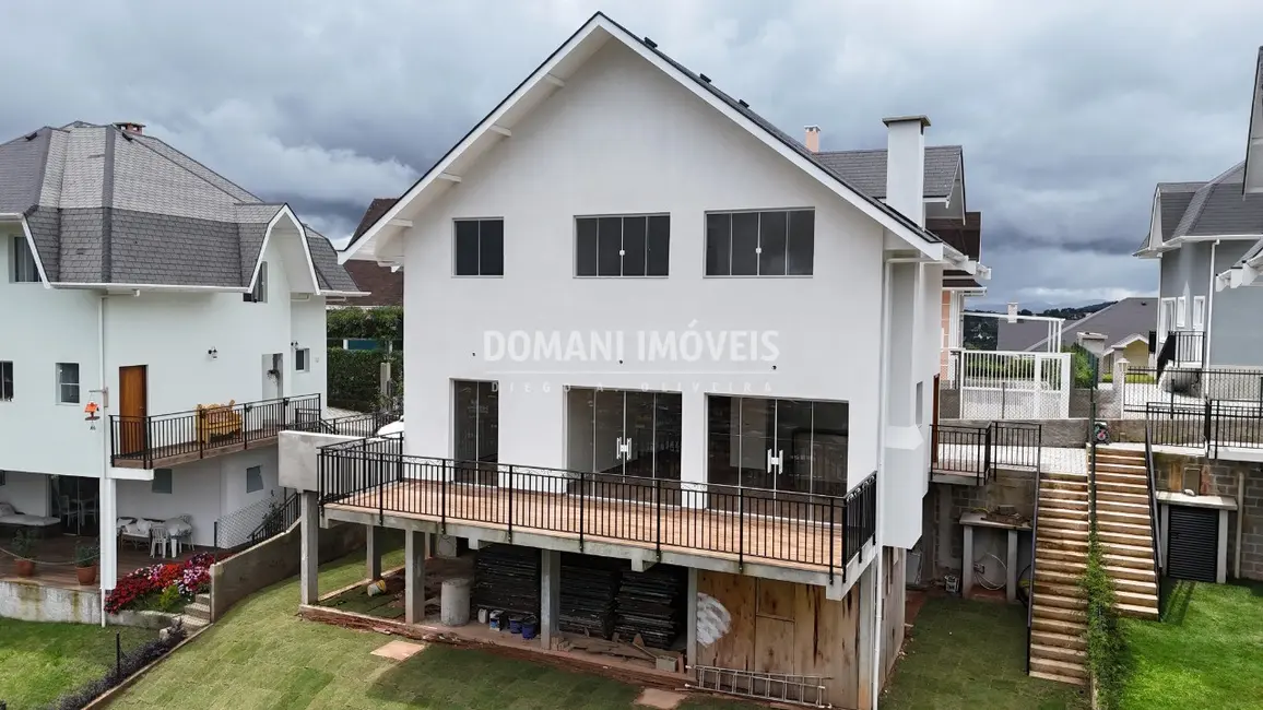 Foto 1 de Casa de Condomínio com 3 quartos à venda, 226m2 em Campos Do Jordao - SP