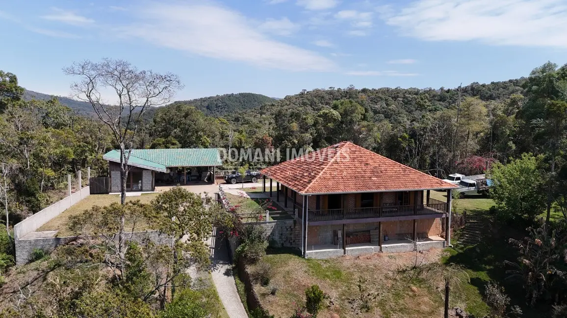 Foto 1 de Casa com 3 quartos à venda, 350m2 em Campos Do Jordao - SP