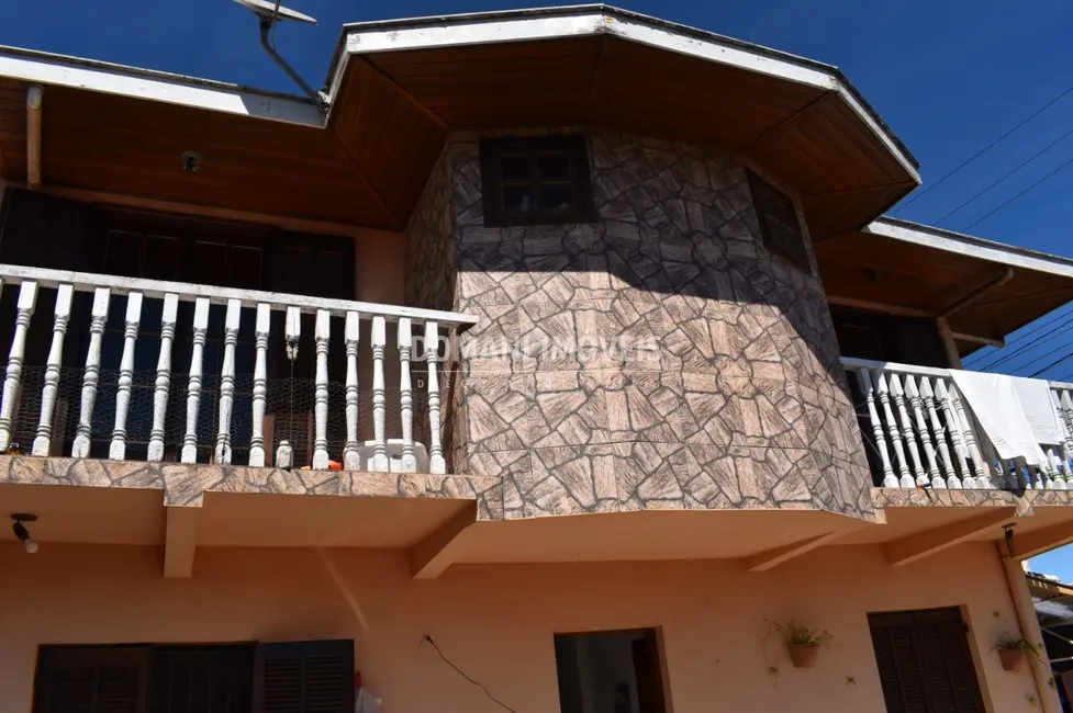 Foto 3 de Casa com 2 quartos à venda, 105m2 em Campos Do Jordao - SP