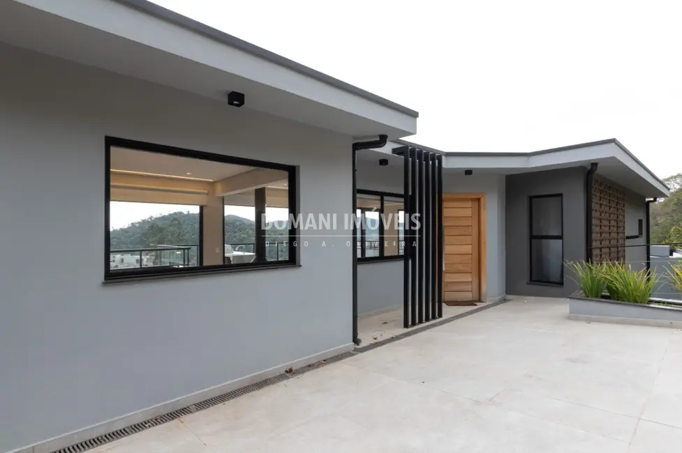 Casa de Condomínio com 3 quartos à venda, 356m2 em Santo Antonio Do Pinhal - SP - imagem 6 Foto 6 de Casa de Condomínio com 3 quartos à venda, 356m2 em Santo Antonio Do Pinhal - SP