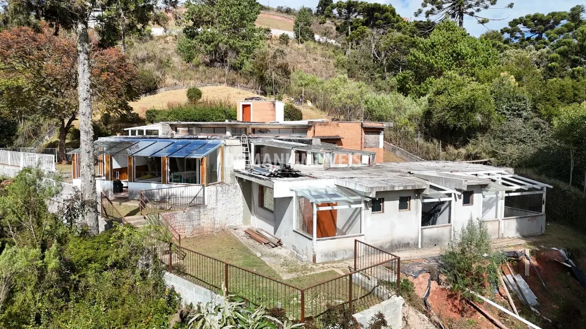 Foto 1 de Casa com 4 quartos à venda, 260m2 em Campos Do Jordao - SP