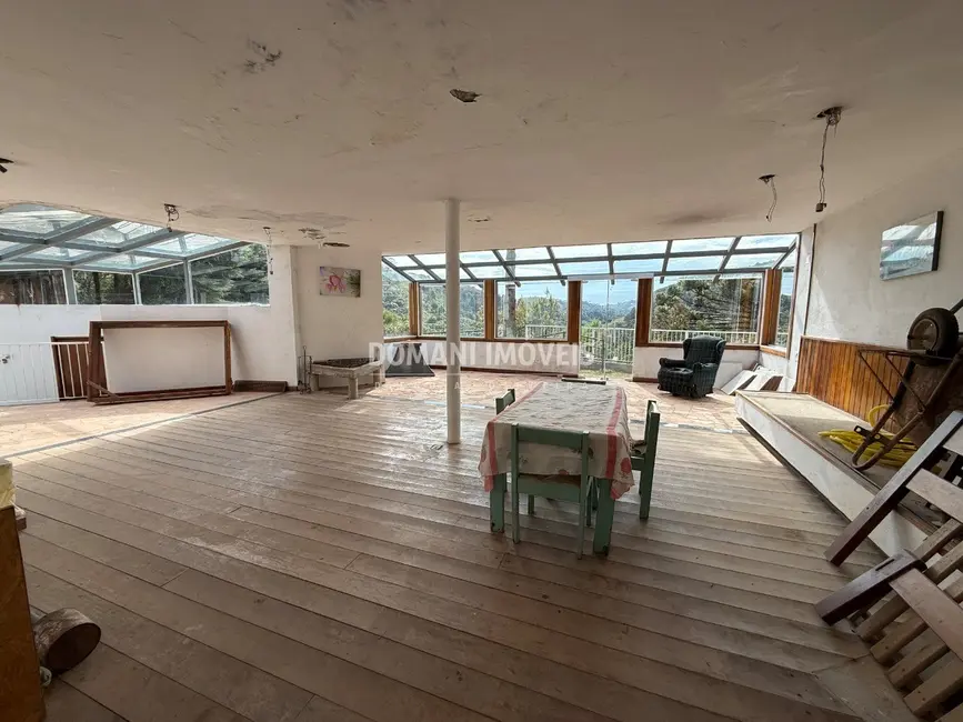 Foto 8 de Casa com 4 quartos à venda, 260m2 em Campos Do Jordao - SP