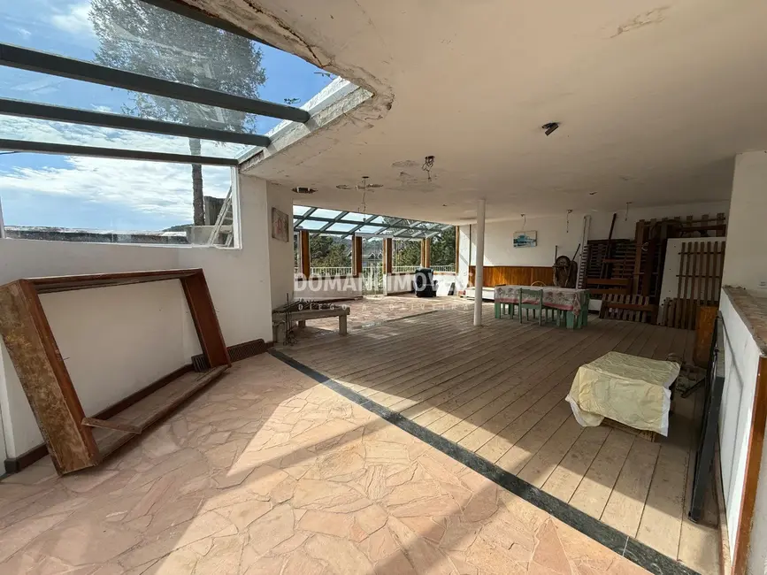 Foto 9 de Casa com 4 quartos à venda, 260m2 em Campos Do Jordao - SP