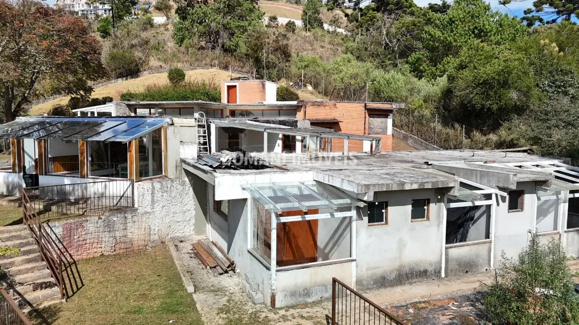 Foto 5 de Casa com 4 quartos à venda, 260m2 em Campos Do Jordao - SP