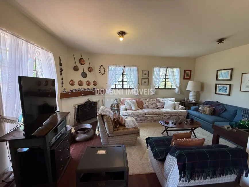 Foto 8 de Casa de Condomínio com 2 quartos à venda, 132m2 em Campos Do Jordao - SP