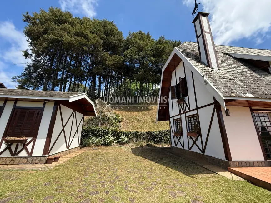 Foto 4 de Casa de Condomínio com 2 quartos à venda, 132m2 em Campos Do Jordao - SP