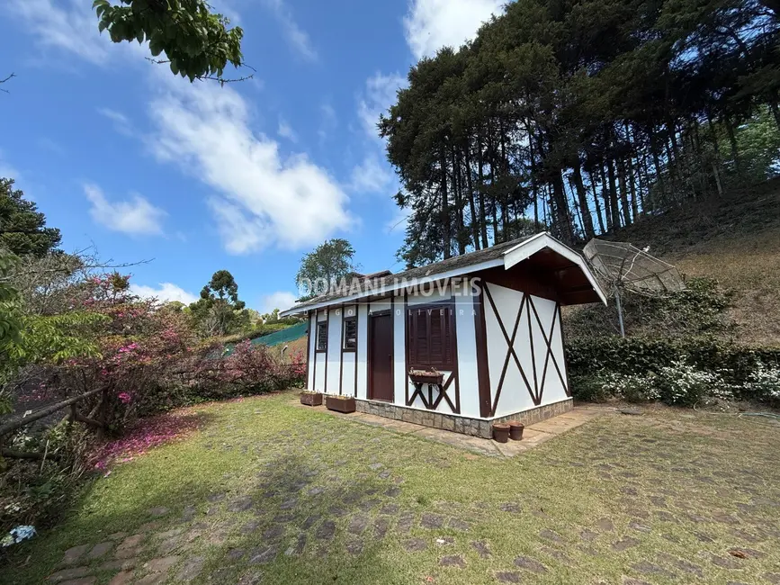 Foto 3 de Casa de Condomínio com 2 quartos à venda, 132m2 em Campos Do Jordao - SP