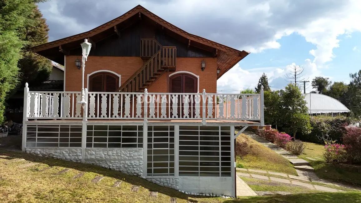Foto 2 de Casa com 3 quartos à venda, 162m2 em Campos Do Jordao - SP