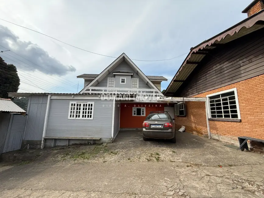 Foto 3 de Casa com 3 quartos à venda, 253m2 em Campos Do Jordao - SP