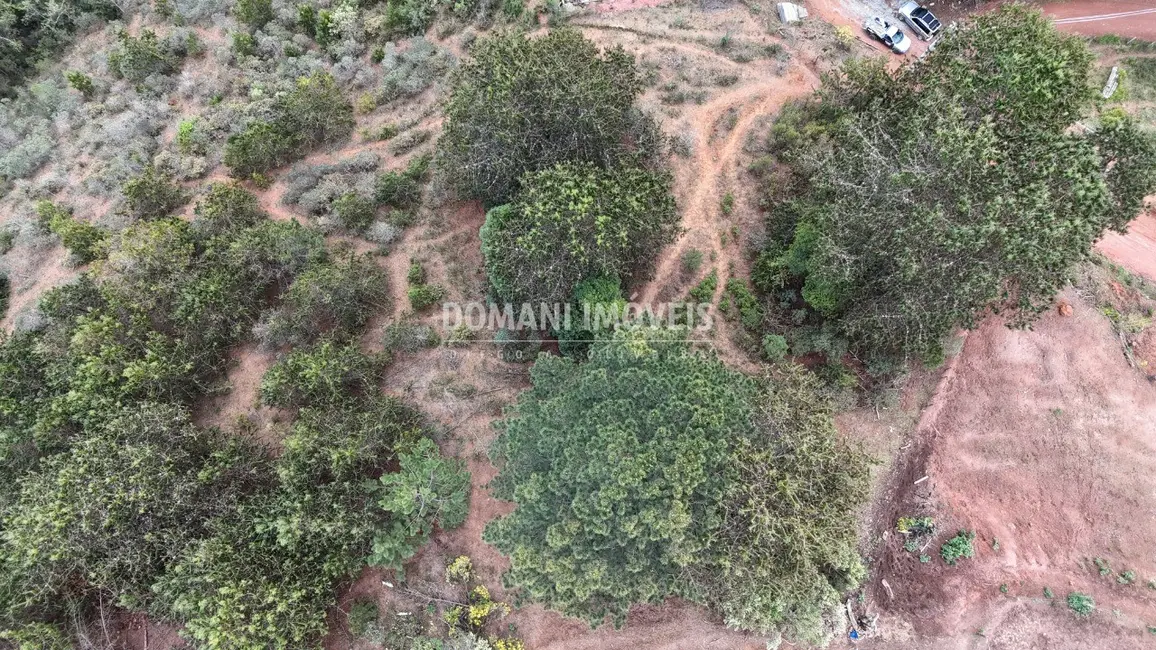Foto 1 de Terreno / Lote à venda, 1685m2 em Campos Do Jordao - SP