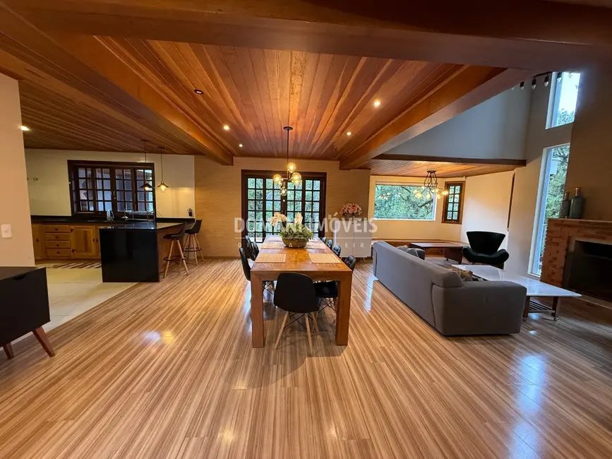 Foto 8 de Casa com 3 quartos à venda, 153m2 em Campos Do Jordao - SP