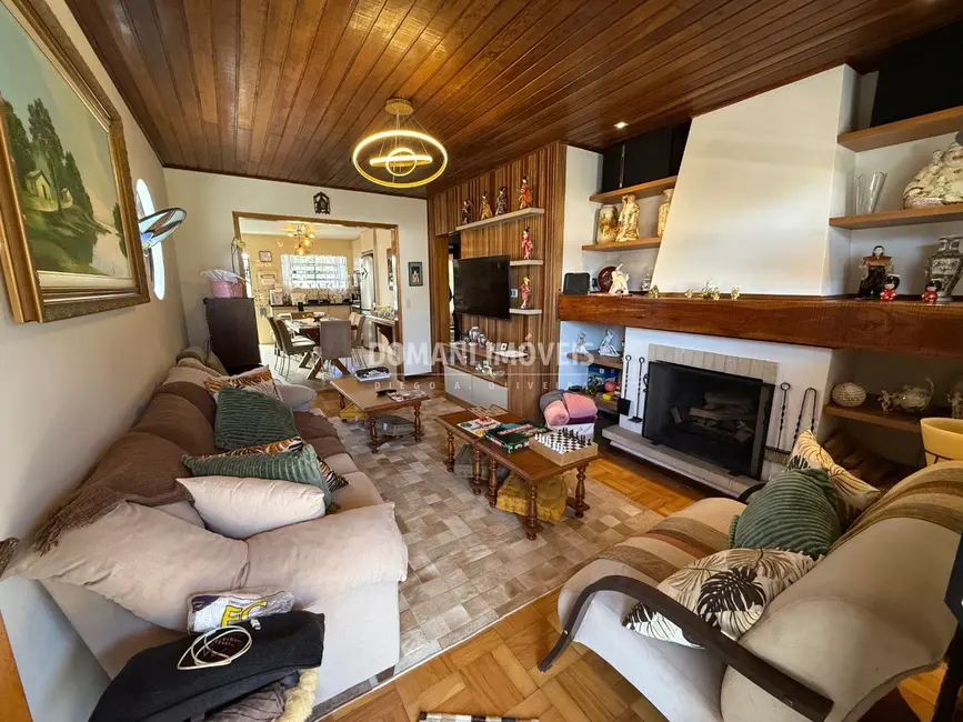 Foto 7 de Casa com 2 quartos à venda, 176m2 em Campos Do Jordao - SP