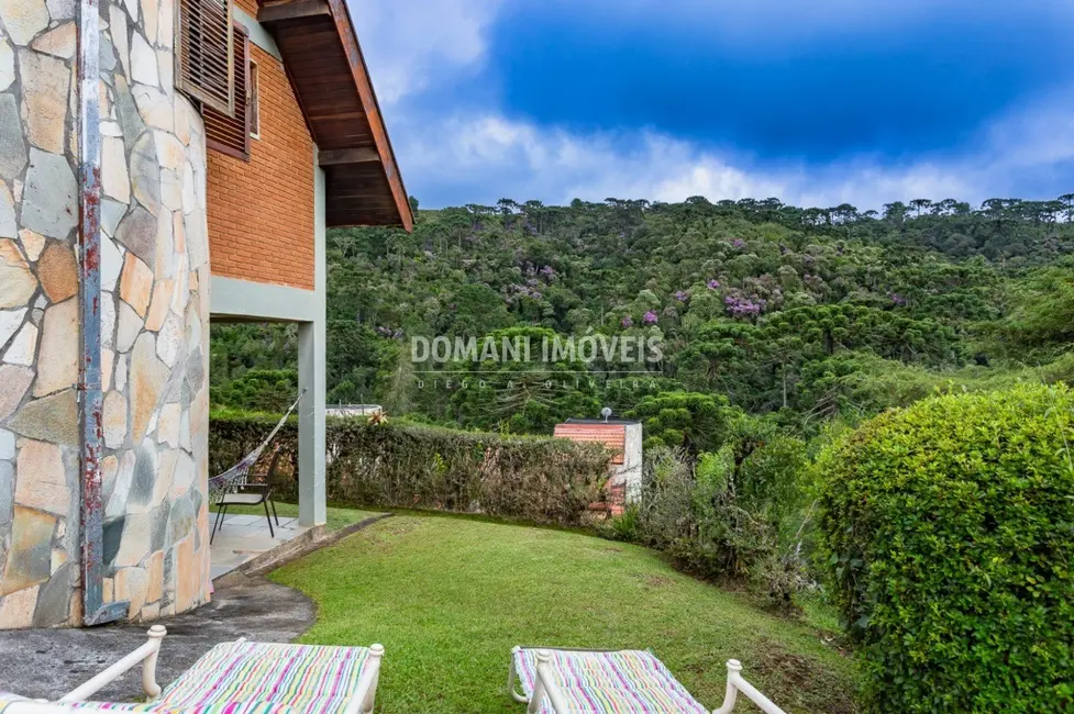 Foto 3 de Casa de Condomínio com 3 quartos à venda, 177m2 em Campos Do Jordao - SP