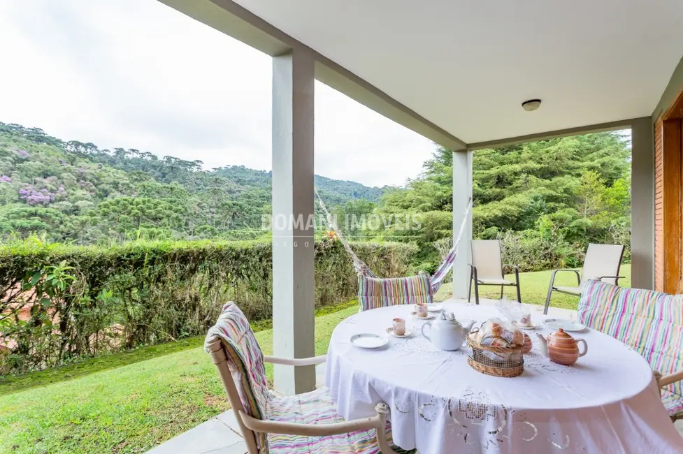 Foto 4 de Casa de Condomínio com 3 quartos à venda, 177m2 em Campos Do Jordao - SP