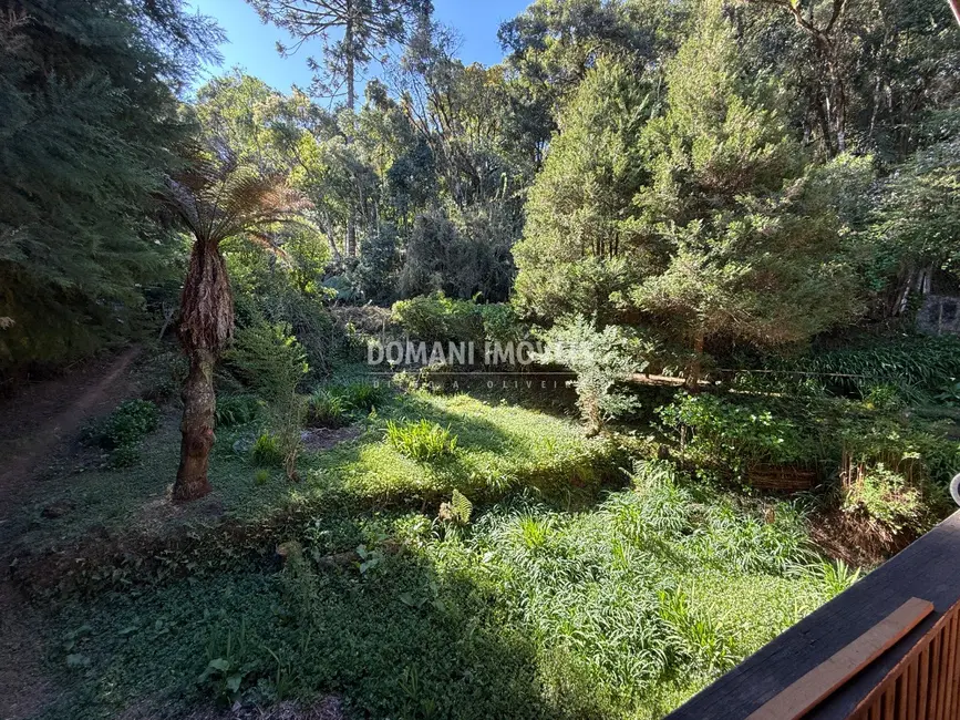 Foto 6 de Casa com 4 quartos à venda, 218m2 em Campos Do Jordao - SP