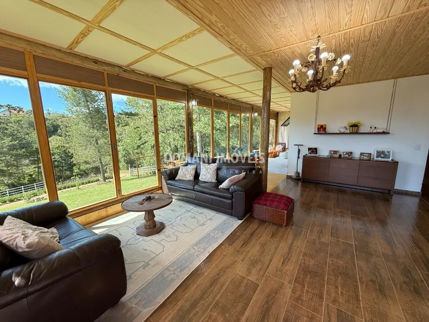 Foto 9 de Casa com 2 quartos à venda, 115m2 em Campos Do Jordao - SP