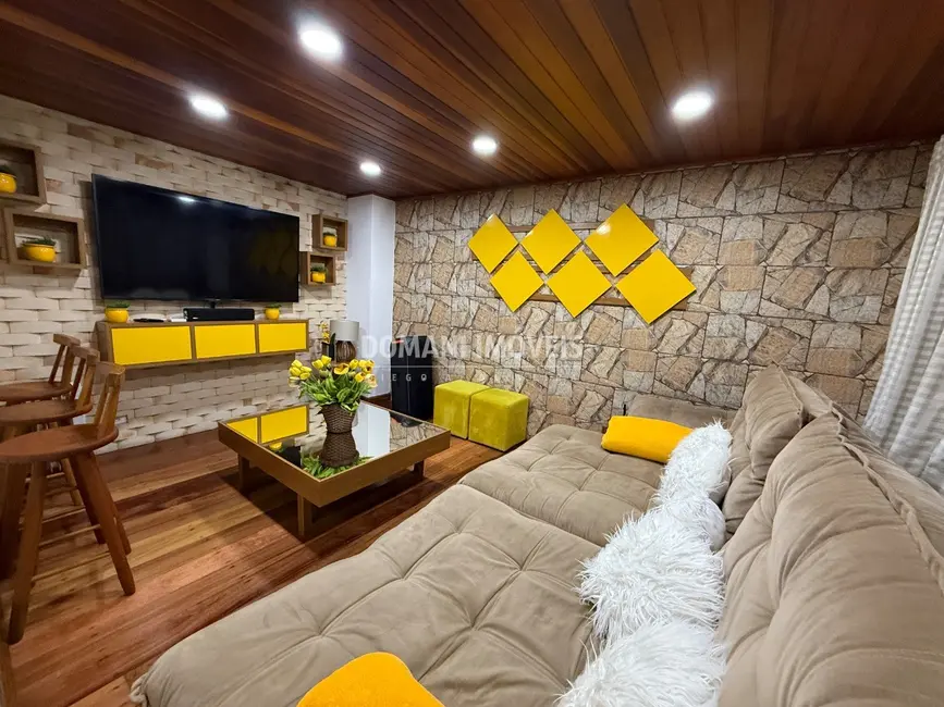 Foto 6 de Casa com 2 quartos à venda, 131m2 em Campos Do Jordao - SP