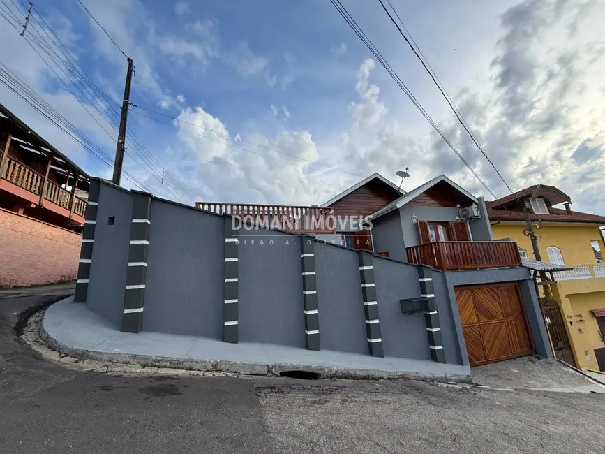 Foto 2 de Casa com 2 quartos à venda, 131m2 em Campos Do Jordao - SP