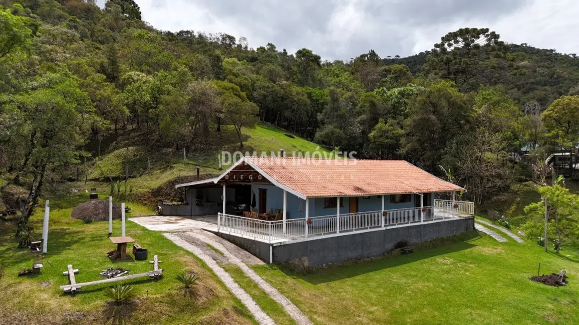Foto 1 de Sítio / Rancho com 3 quartos à venda, 180m2 em Campos Do Jordao - SP