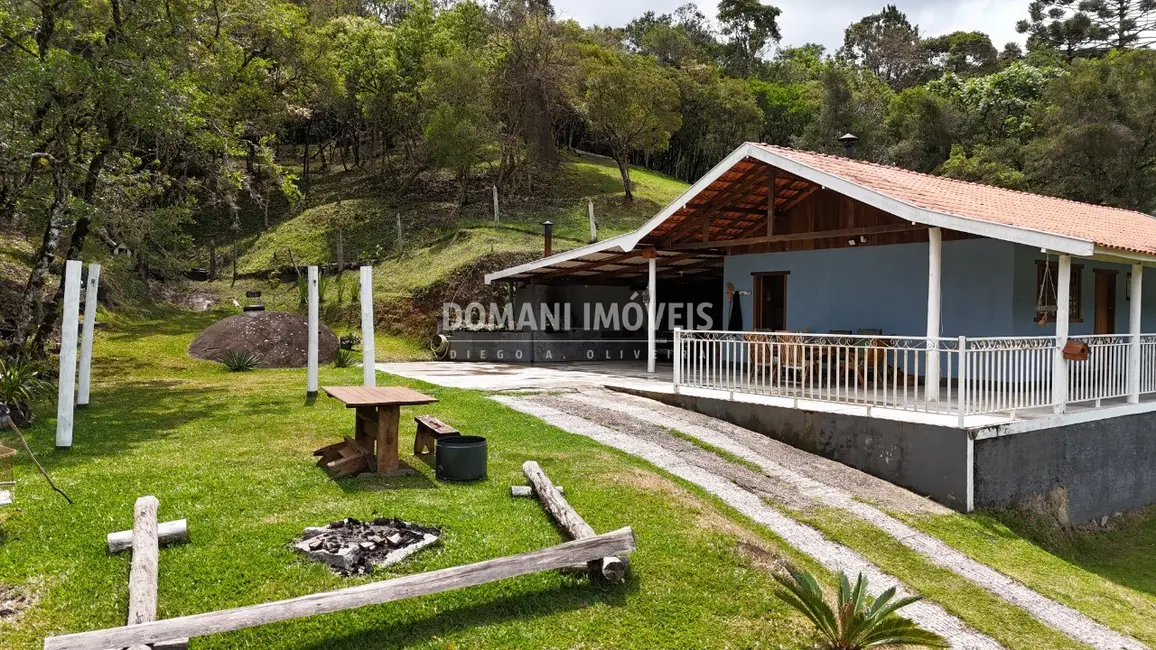 Foto 2 de Sítio / Rancho com 3 quartos à venda, 180m2 em Campos Do Jordao - SP