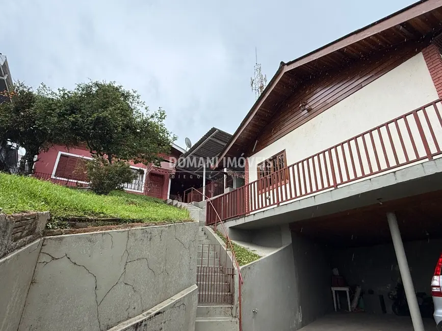 Foto 3 de Casa com 3 quartos à venda, 174m2 em Campos Do Jordao - SP