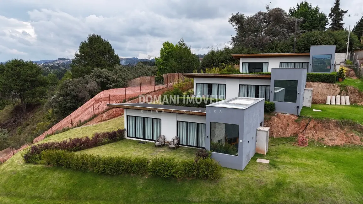 Foto 4 de Casa com 3 quartos à venda, 142m2 em Campos Do Jordao - SP