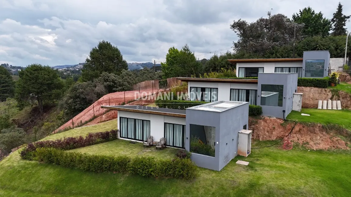 Foto 1 de Casa com 3 quartos à venda, 142m2 em Campos Do Jordao - SP