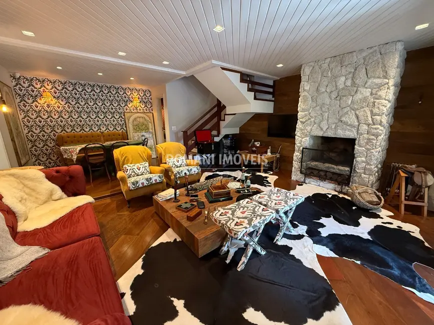 Foto 8 de Casa de Condomínio com 3 quartos à venda, 209m2 em Campos Do Jordao - SP