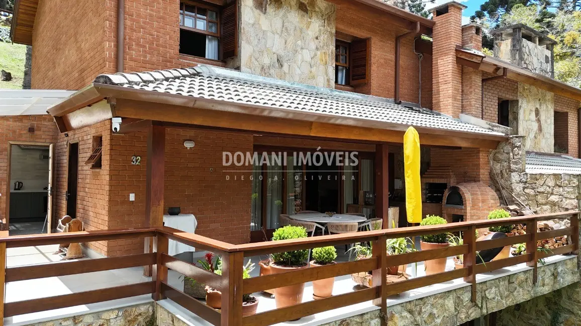Foto 6 de Casa de Condomínio com 3 quartos à venda, 209m2 em Campos Do Jordao - SP