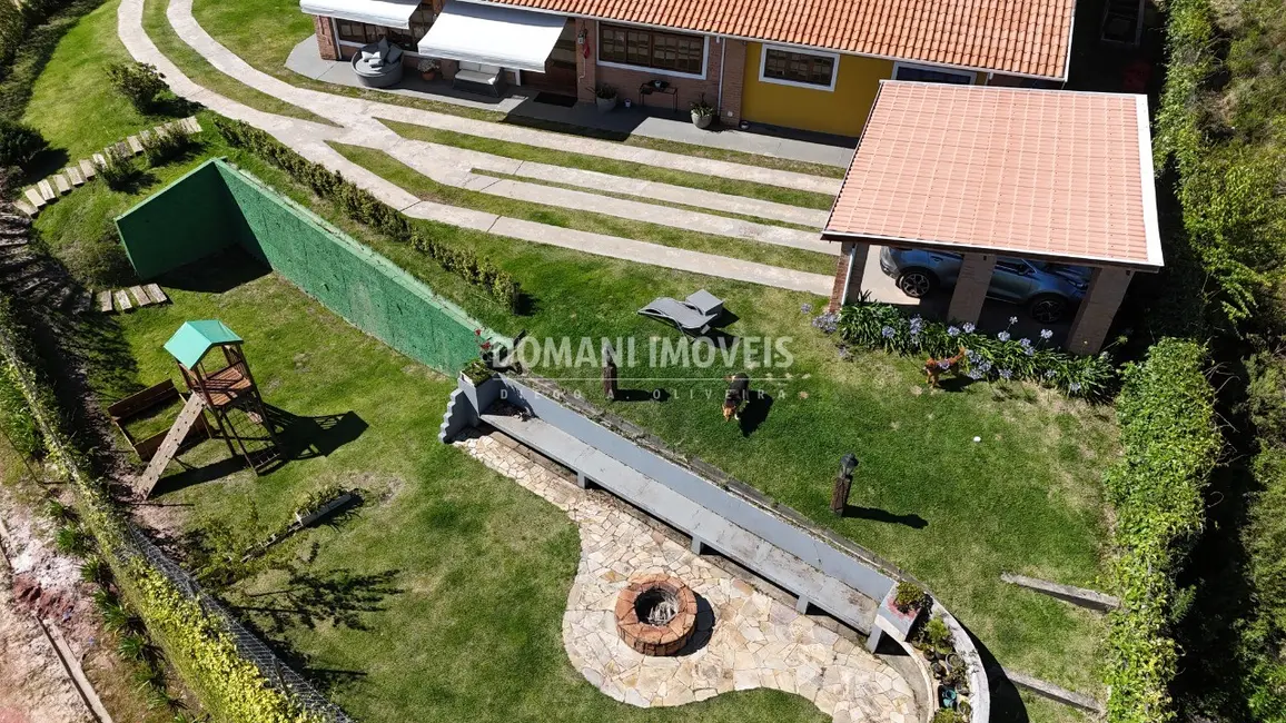 Foto 4 de Casa com 4 quartos à venda, 390m2 em Campos Do Jordao - SP