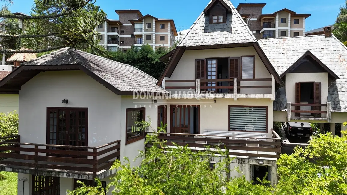 Foto 4 de Casa de Condomínio com 3 quartos à venda, 159m2 em Campos Do Jordao - SP