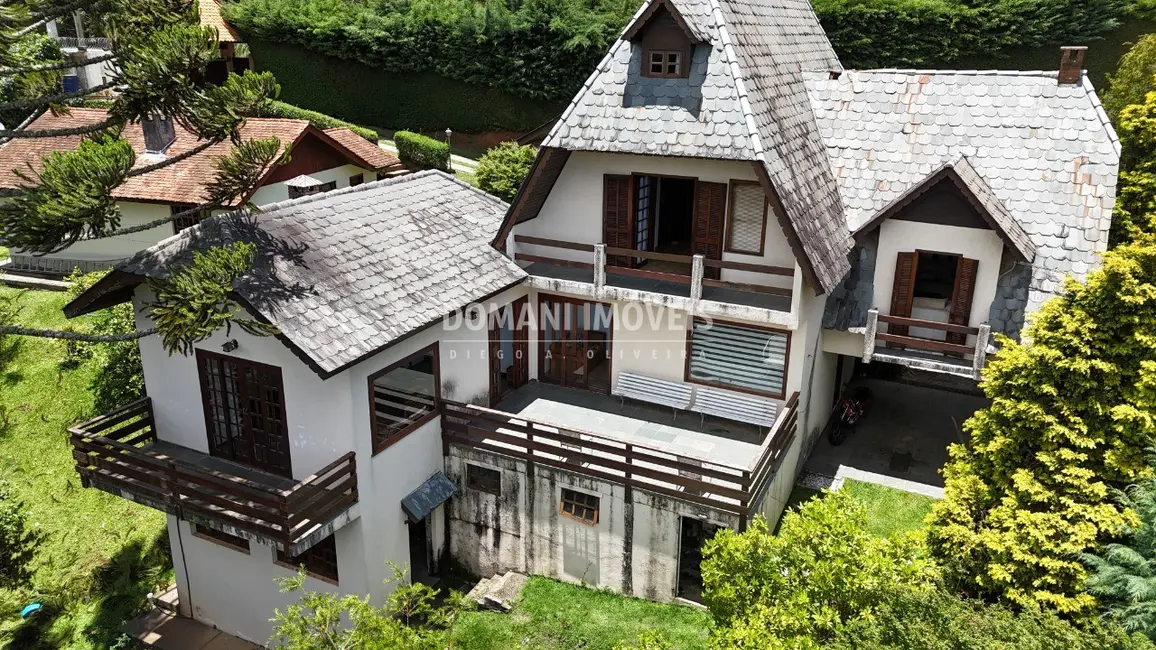 Foto 1 de Casa de Condomínio com 3 quartos à venda, 159m2 em Campos Do Jordao - SP