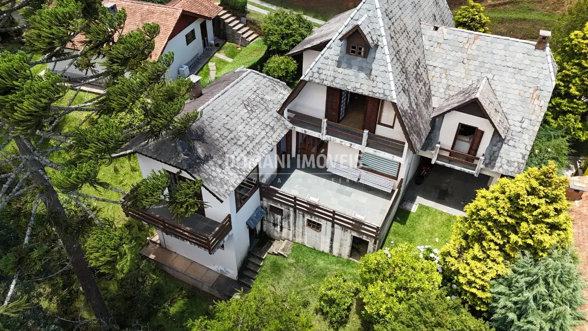 Foto 2 de Casa de Condomínio com 3 quartos à venda, 159m2 em Campos Do Jordao - SP