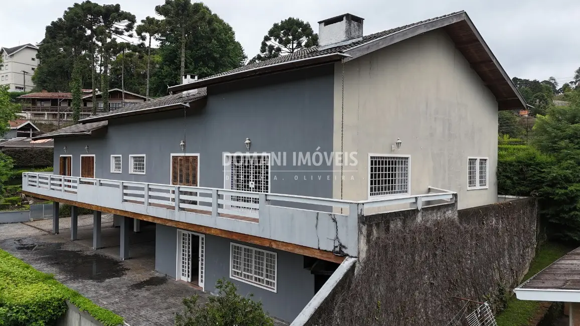 Foto 4 de Casa com 4 quartos à venda e para alugar, 752m2 em Campos Do Jordao - SP