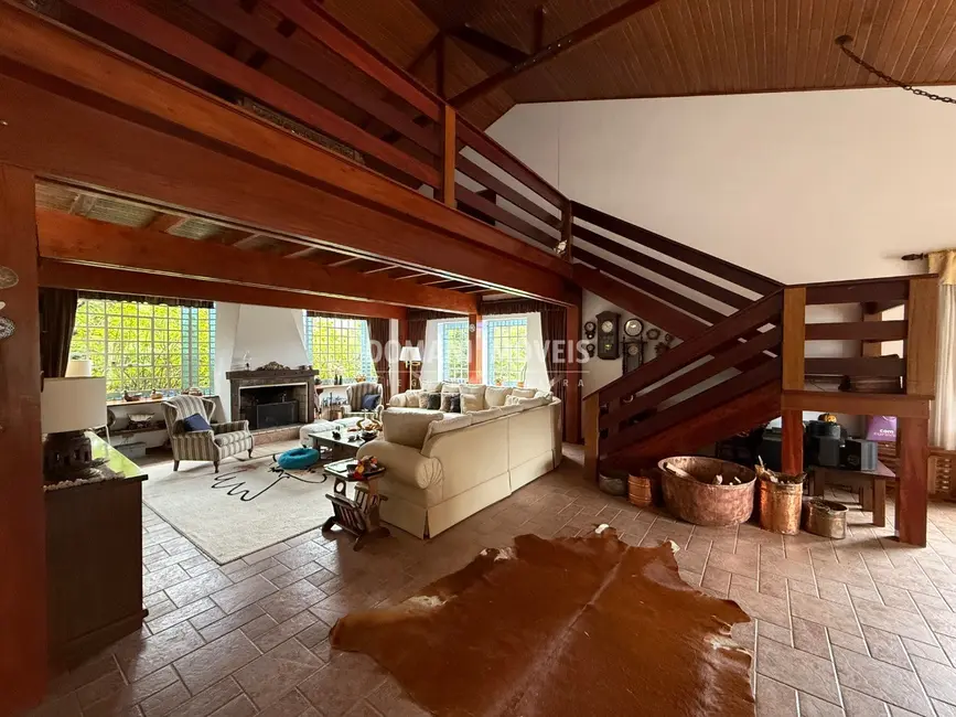 Foto 8 de Casa com 4 quartos à venda e para alugar, 752m2 em Campos Do Jordao - SP