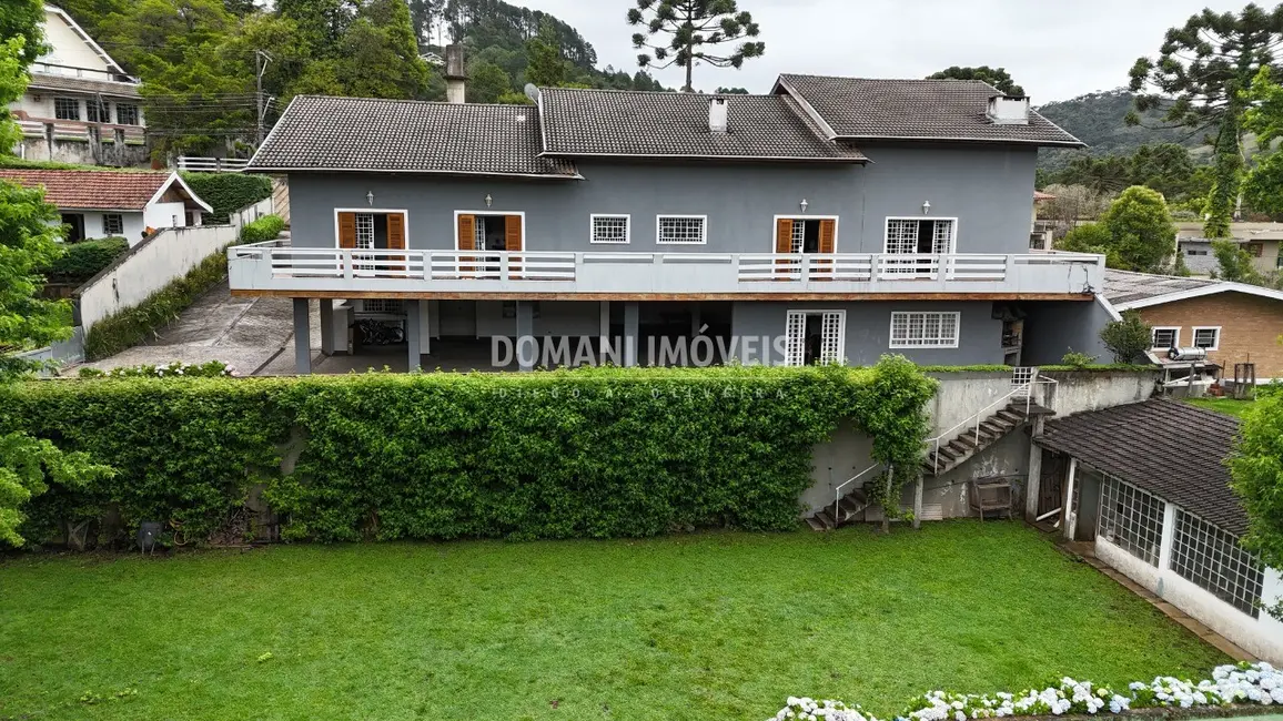 Foto 3 de Casa com 4 quartos à venda e para alugar, 752m2 em Campos Do Jordao - SP