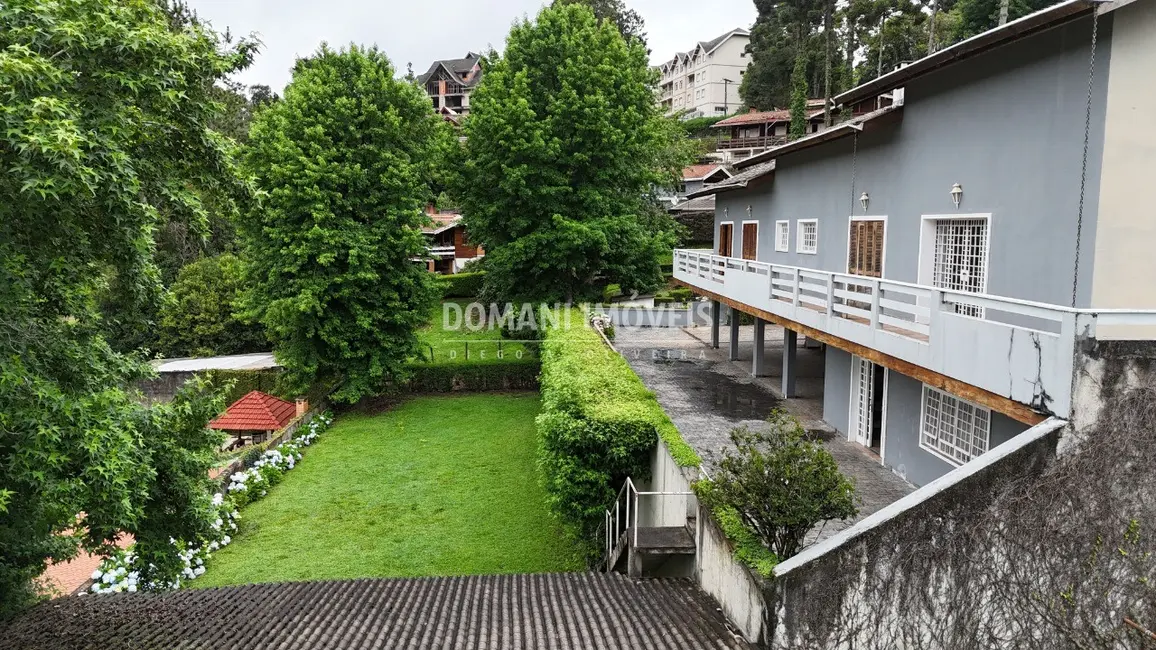 Foto 2 de Casa com 4 quartos à venda e para alugar, 752m2 em Campos Do Jordao - SP
