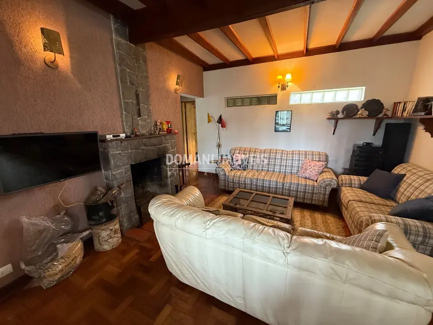 Foto 8 de Casa com 3 quartos à venda, 228m2 em Campos Do Jordao - SP