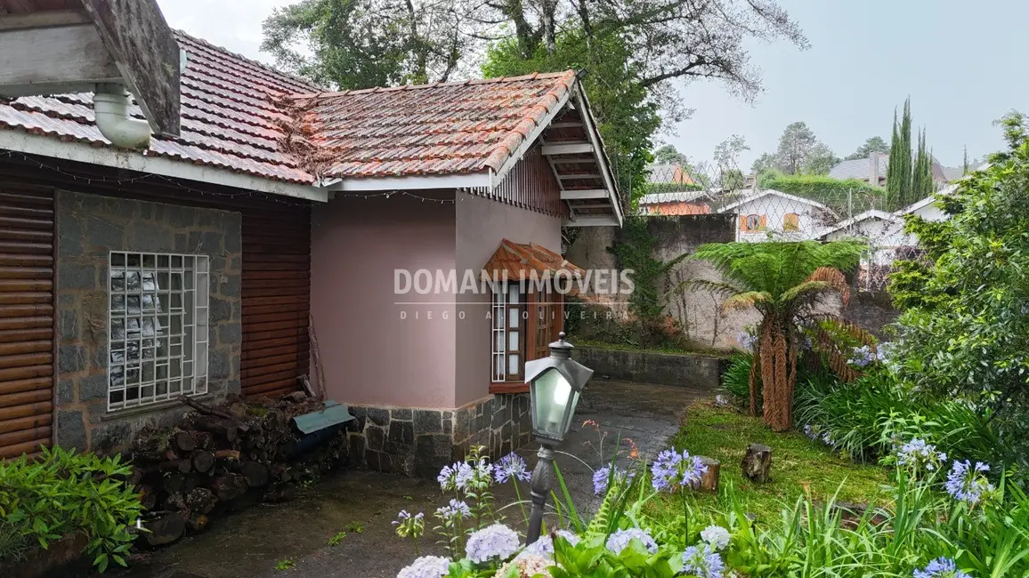 Foto 2 de Casa com 3 quartos à venda, 228m2 em Campos Do Jordao - SP