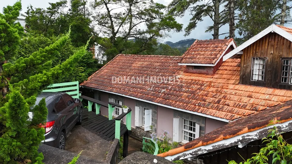 Foto 7 de Casa com 3 quartos à venda, 228m2 em Campos Do Jordao - SP