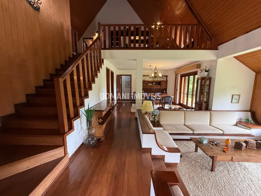 Foto 9 de Casa com 5 quartos à venda, 650m2 em Campos Do Jordao - SP