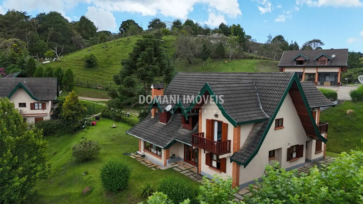 Foto 1 de Casa com 5 quartos à venda, 650m2 em Campos Do Jordao - SP